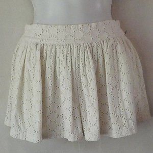 Jack Wills shorts sz 2 ivory eyelet EUC